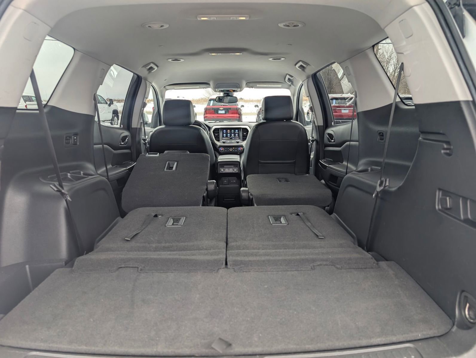 Used 2023 GMC Acadia SLT image 35