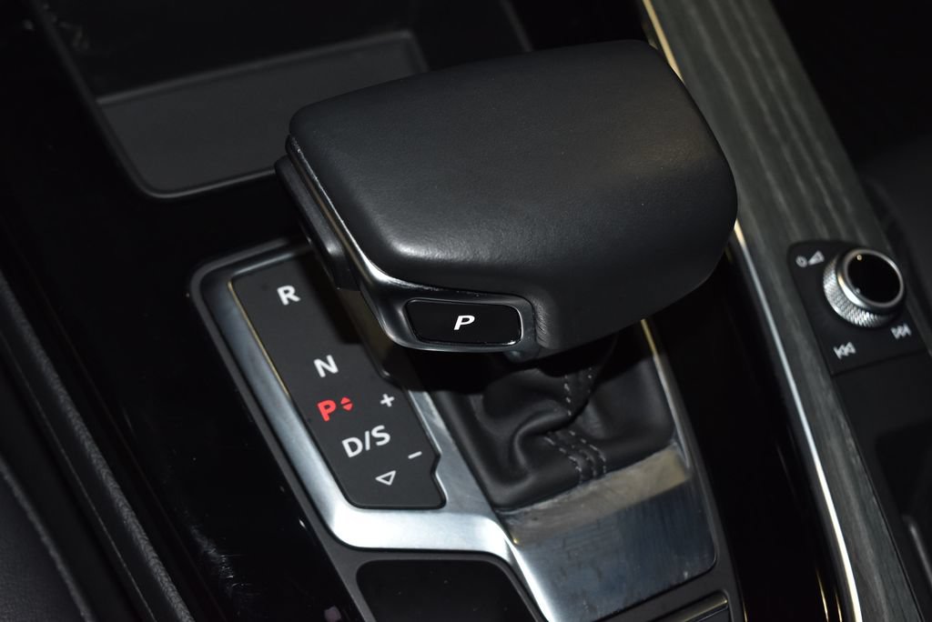 Used 2021 Audi A4 2.0T Premium w/ Convenience Package AWD/4WD image 17
