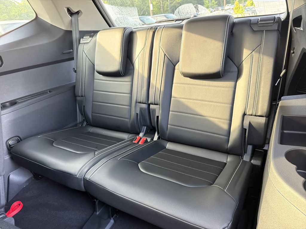Used 2024 Volkswagen Atlas SEL AWD/4WD image 14