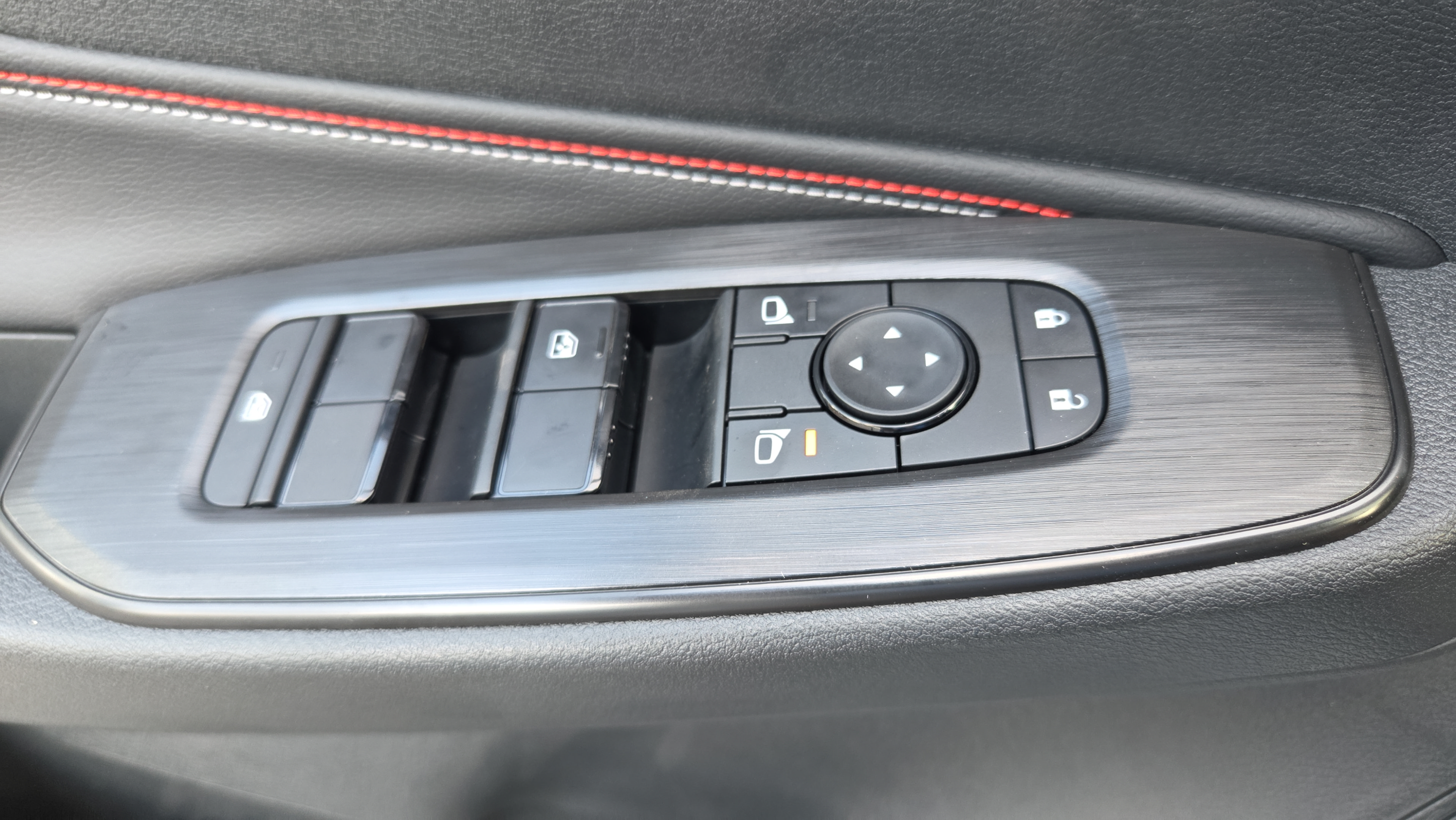 New 2027 Nissan Sentra SR w/ Floor Mat Package FWD image 33