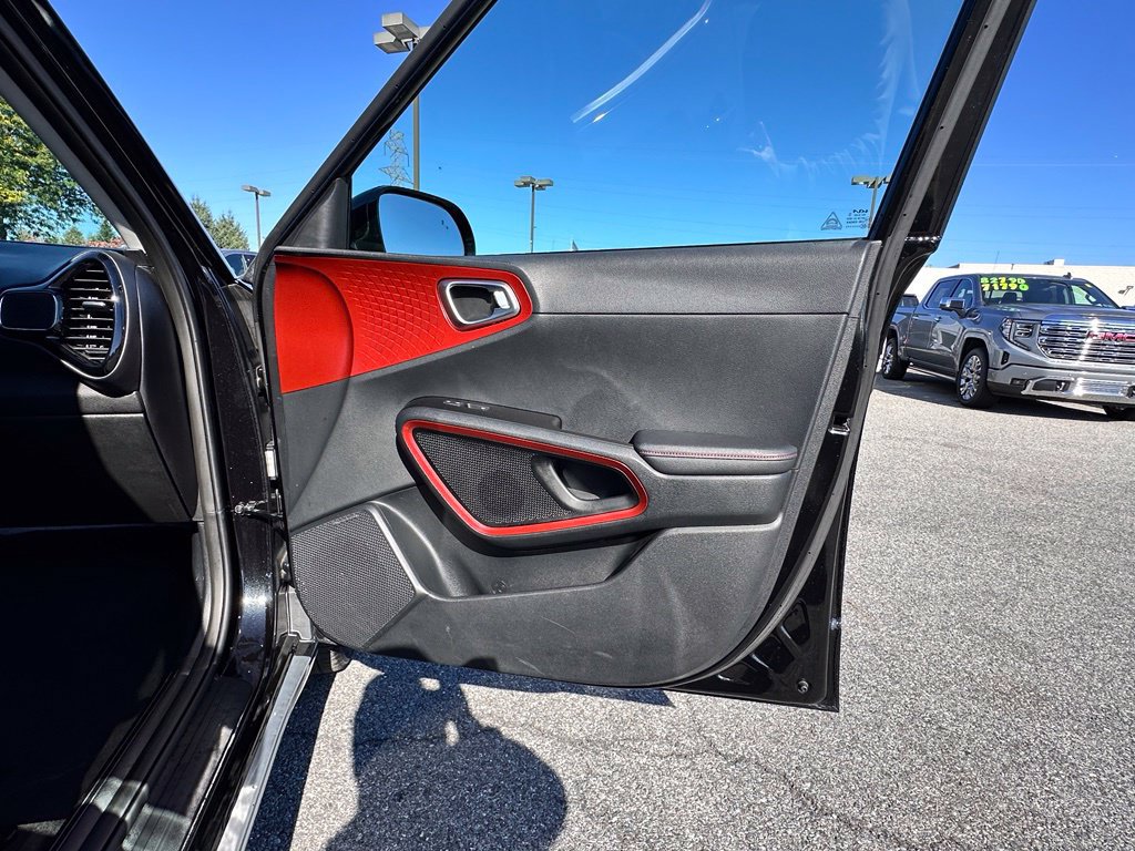 Used 2023 Kia Soul GT-Line w/ GT-Line Technology Package FWD image 15