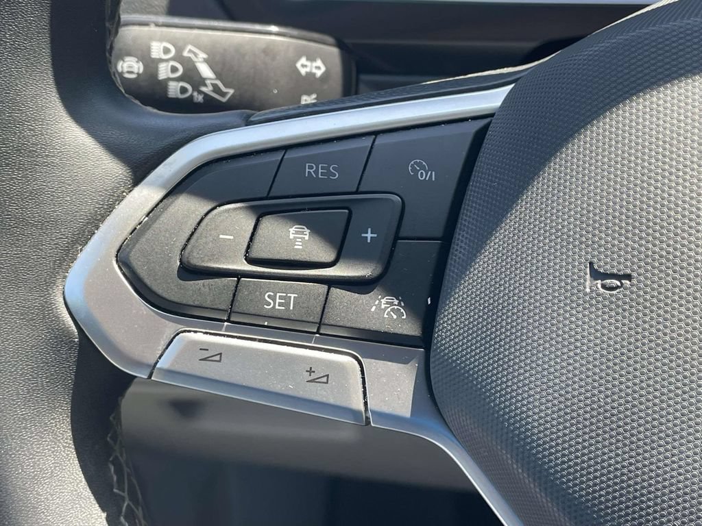 Certified 2023 Volkswagen Tiguan SE FWD image 21