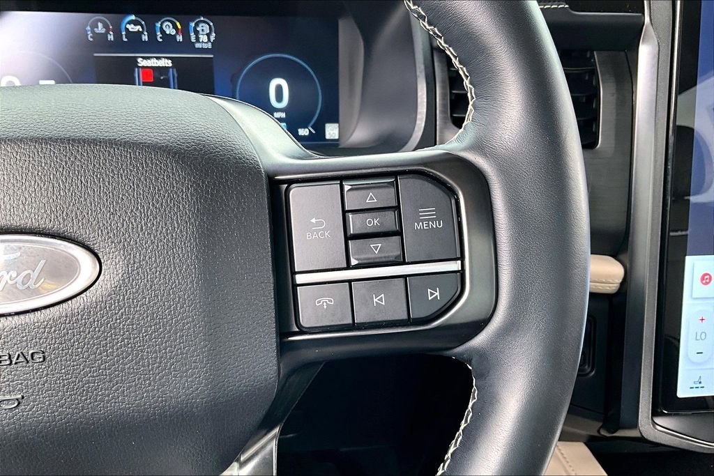 Used 2024 Ford Expedition Platinum AWD/4WD image 25