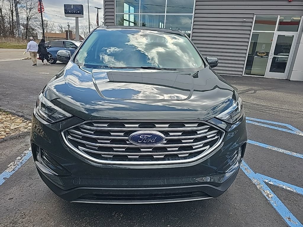 Used 2022 Ford Edge SEL w/ Convenience Package image 2