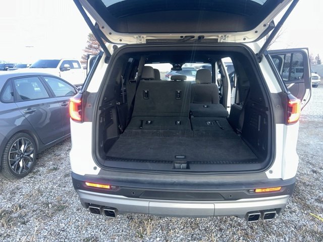 Used 2025 GMC Acadia Elevation image 32