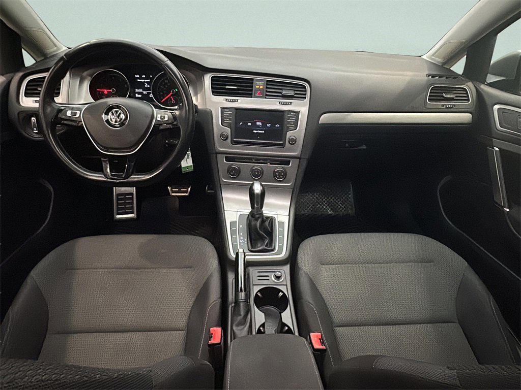 Used 2016 Volkswagen Golf S image 16
