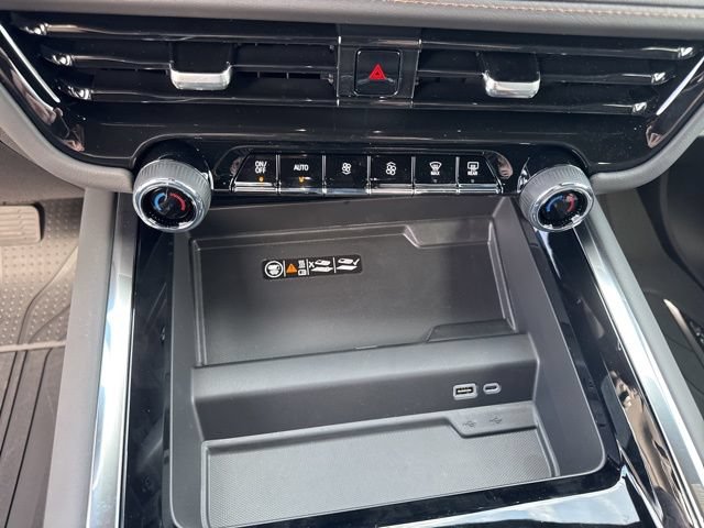 New 2026 Chevrolet Suburban High Country AWD/4WD image 29
