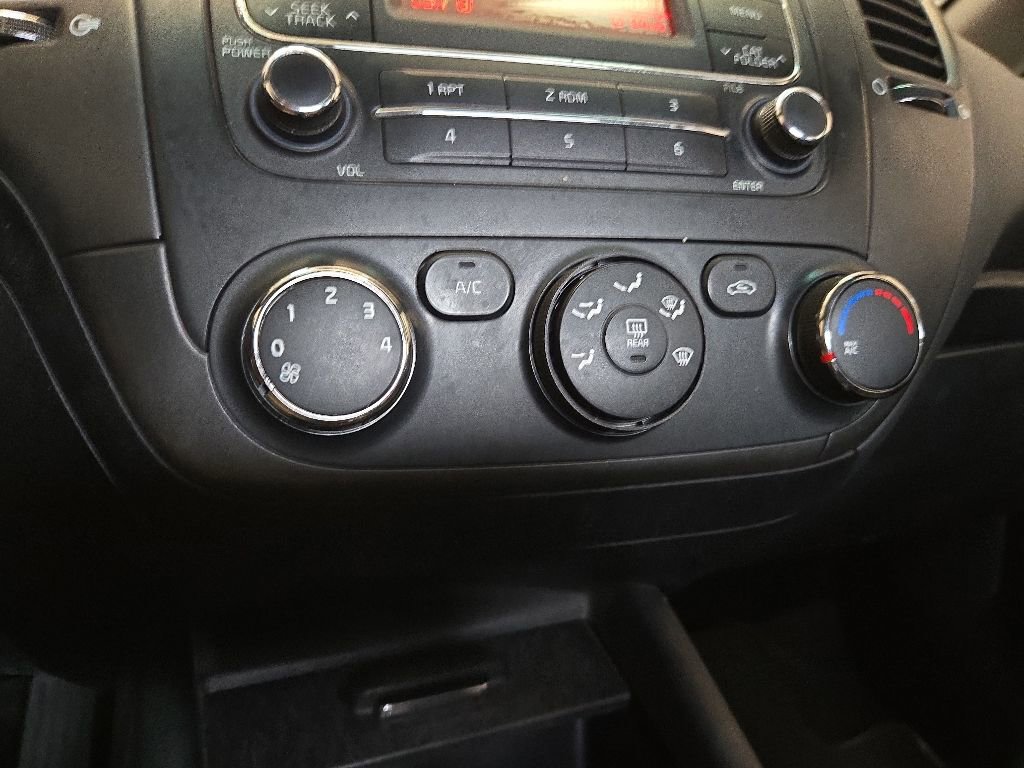 Used 2016 Kia Forte LX FWD image 13