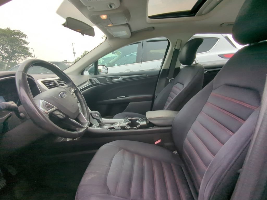 Used 2015 Ford Fusion SE w/ Equipment Group 201A FWD image 6