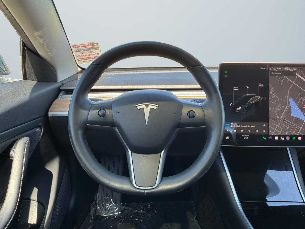 Used 2018 Tesla Model 3 Long Range RWD image 11