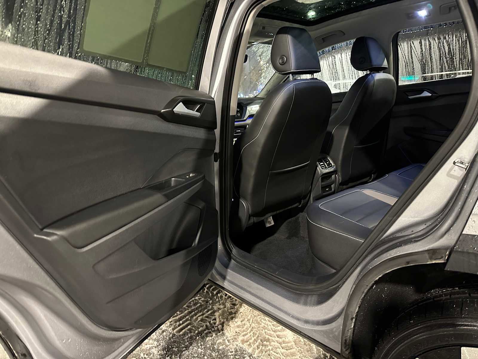 Used 2023 Volkswagen Taos SEL image 14