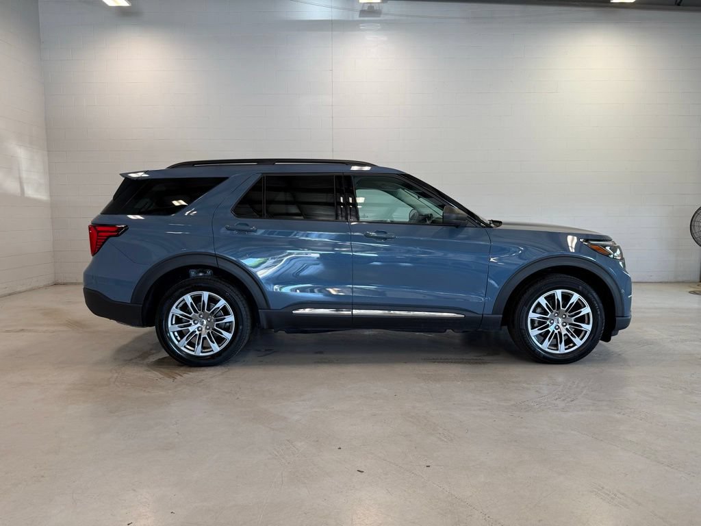 Certified 2025 Ford Explorer Active w/ Active Comfort Package AWD/4WD image 8