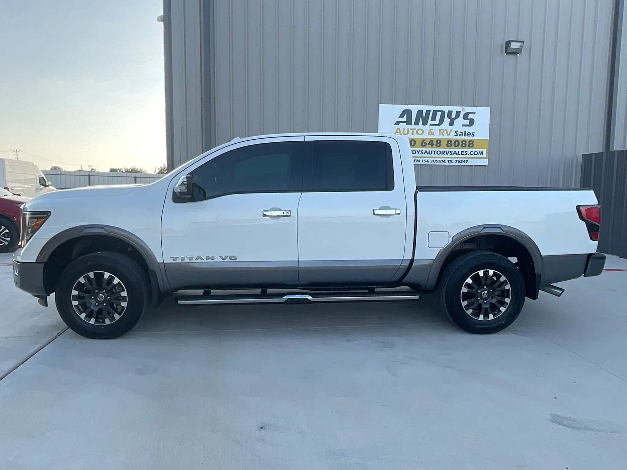 Used 2020 Nissan Titan Platinum Reserve w/ Moonroof Package AWD/4WD image 5