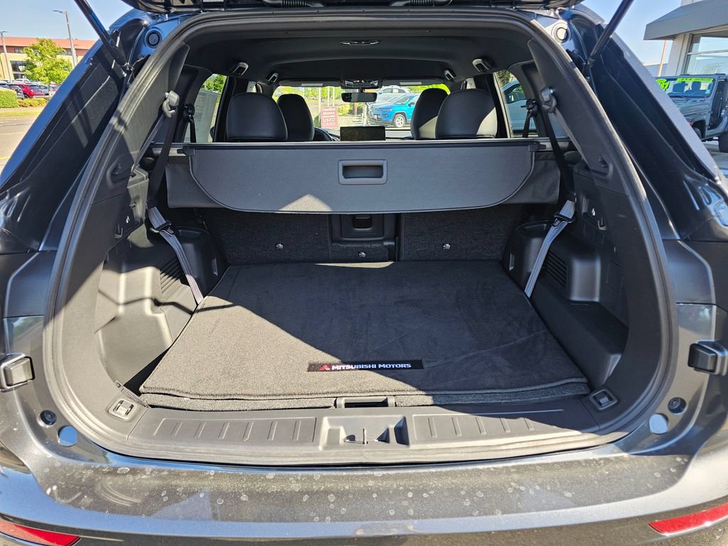 New 2026 Mitsubishi Outlander LE AWD/4WD image 11