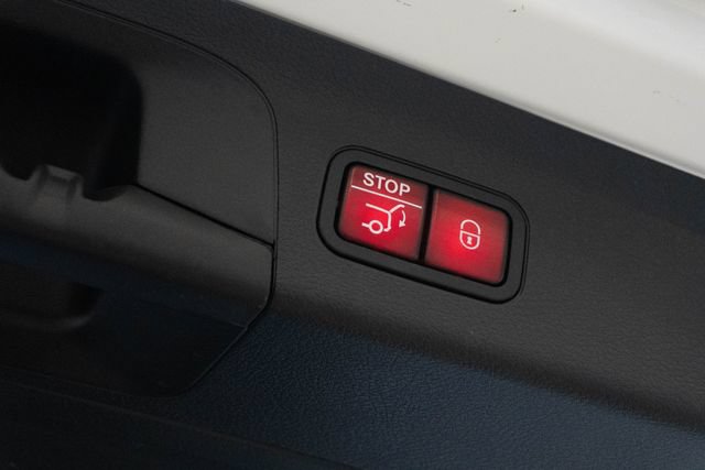 Used 2022 Mercedes-Benz GLS 450 4MATIC image 16