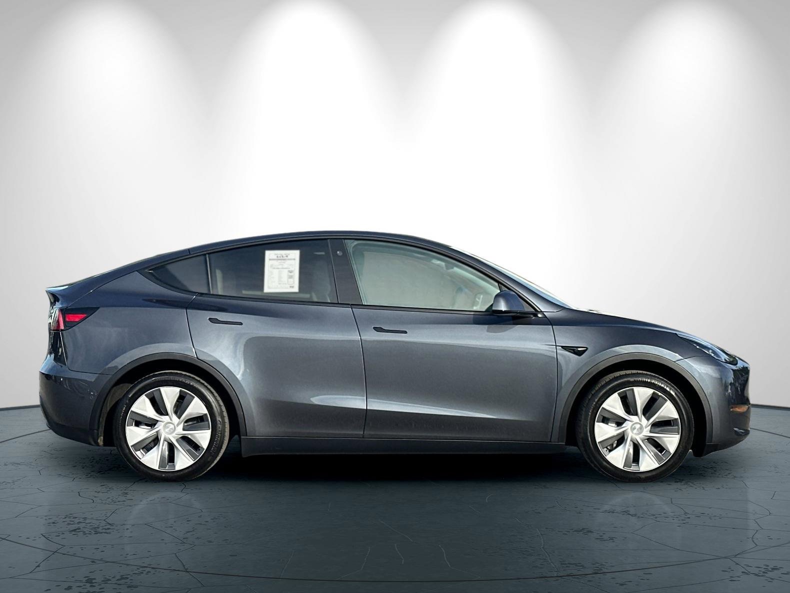 Used 2021 Tesla Model Y Long Range image 3