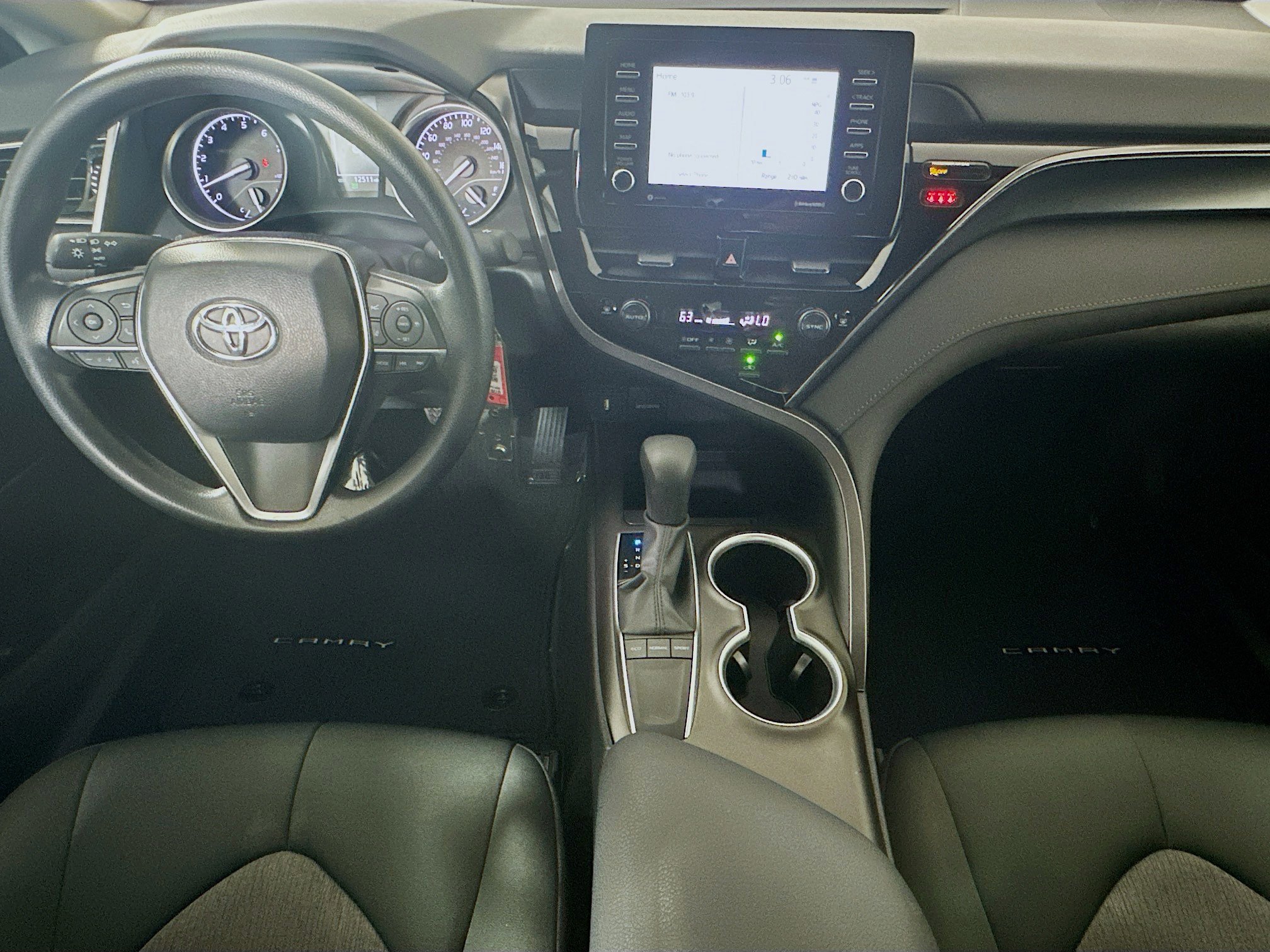Used 2024 Toyota Camry LE FWD image 26