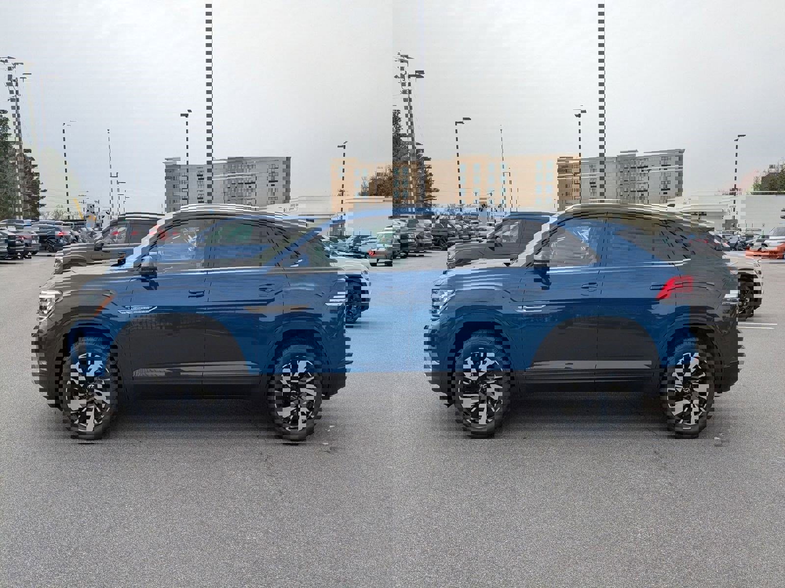 New 2025 Volkswagen Atlas Cross Sport SE image 6