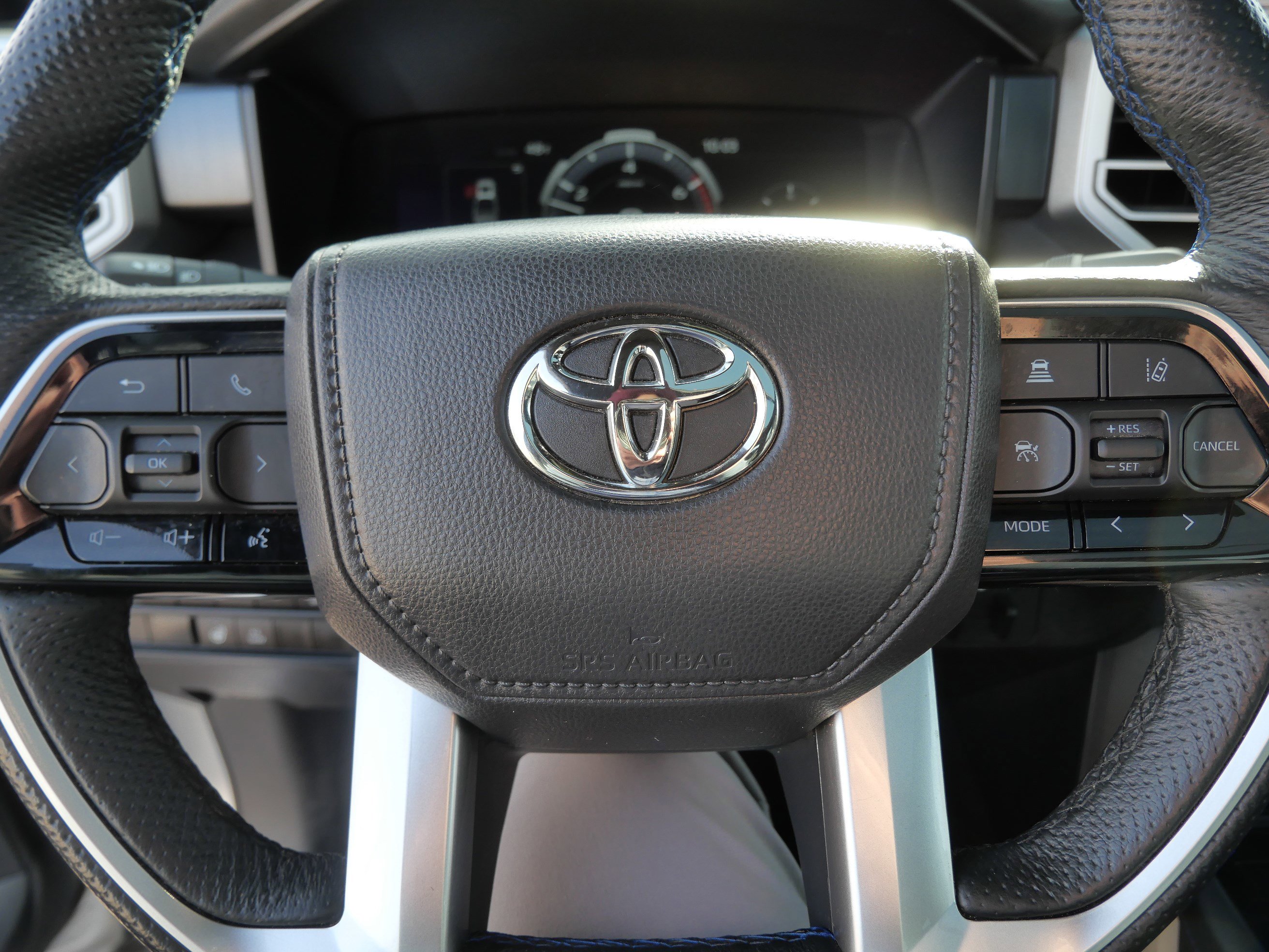 Used 2025 Toyota Tundra Platinum image 25