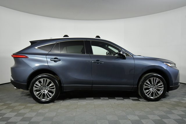 Used 2023 Toyota Venza XLE image 15