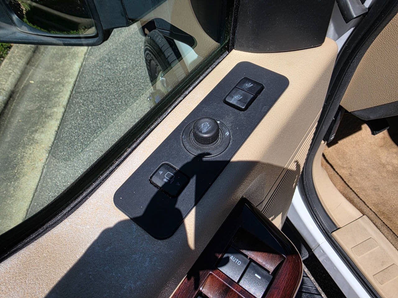 Used 2009 Ford F350 Lariat AWD/4WD image 14