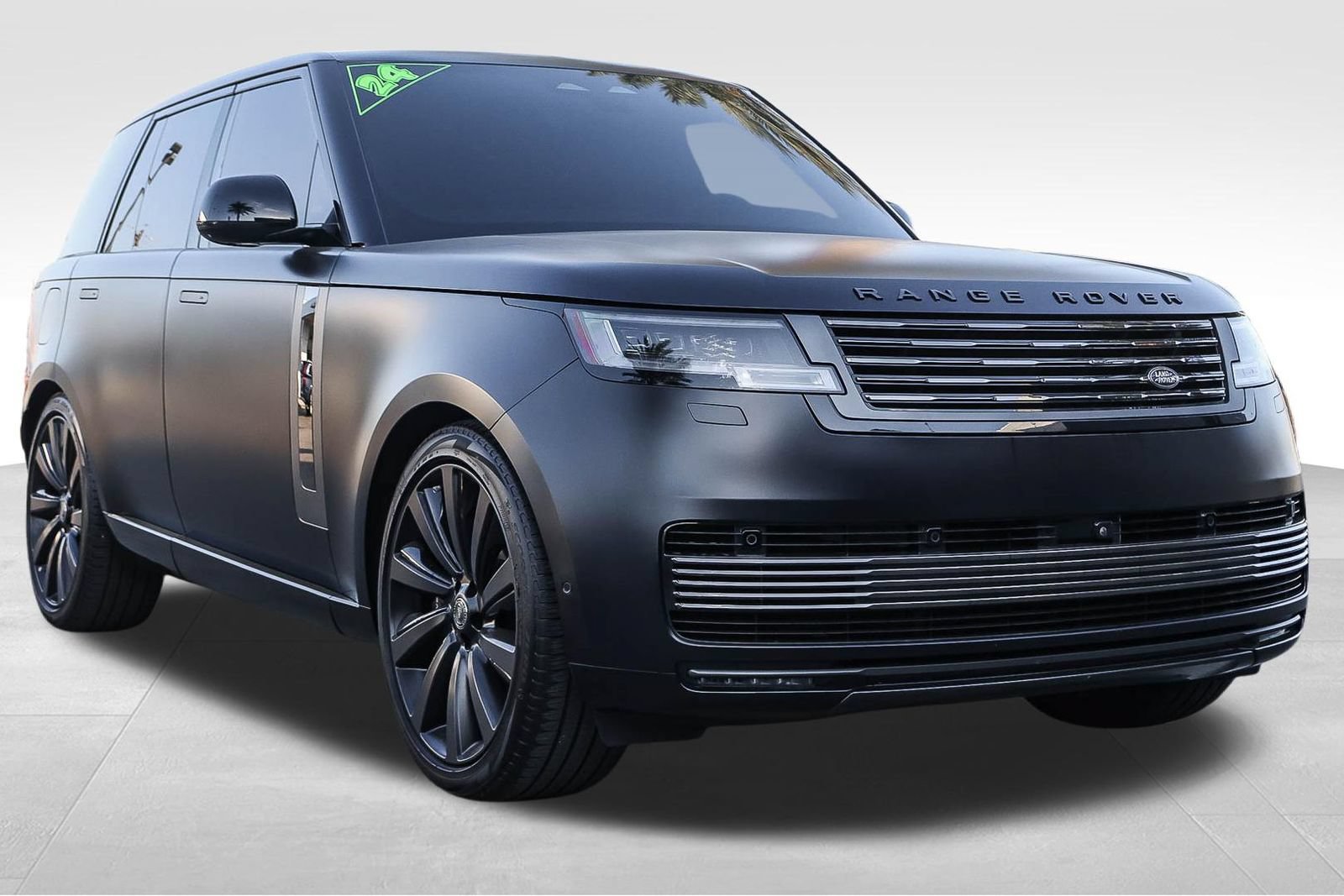 Certified 2024 Land Rover Range Rover SV AWD/4WD image 3