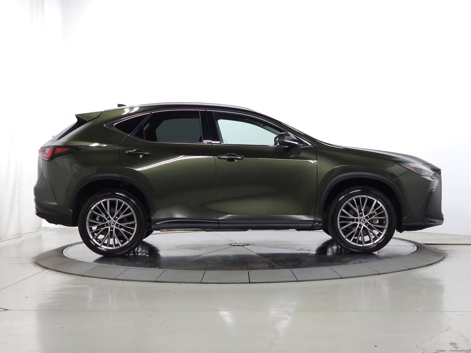 Used 2023 Lexus NX 350h AWD w/ Towing Package (2000 Lbs) image 9