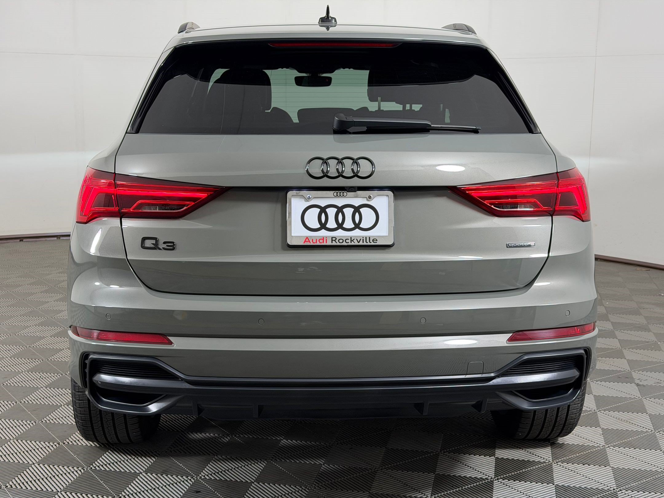 Certified 2022 Audi Q3 2.0T Premium Plus w/ Premium Plus Package AWD/4WD image 10