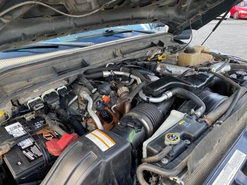 Used 2012 Ford F550 4x4 SuperCab Super Duty w/ Payload Upgrade Pkg image 32