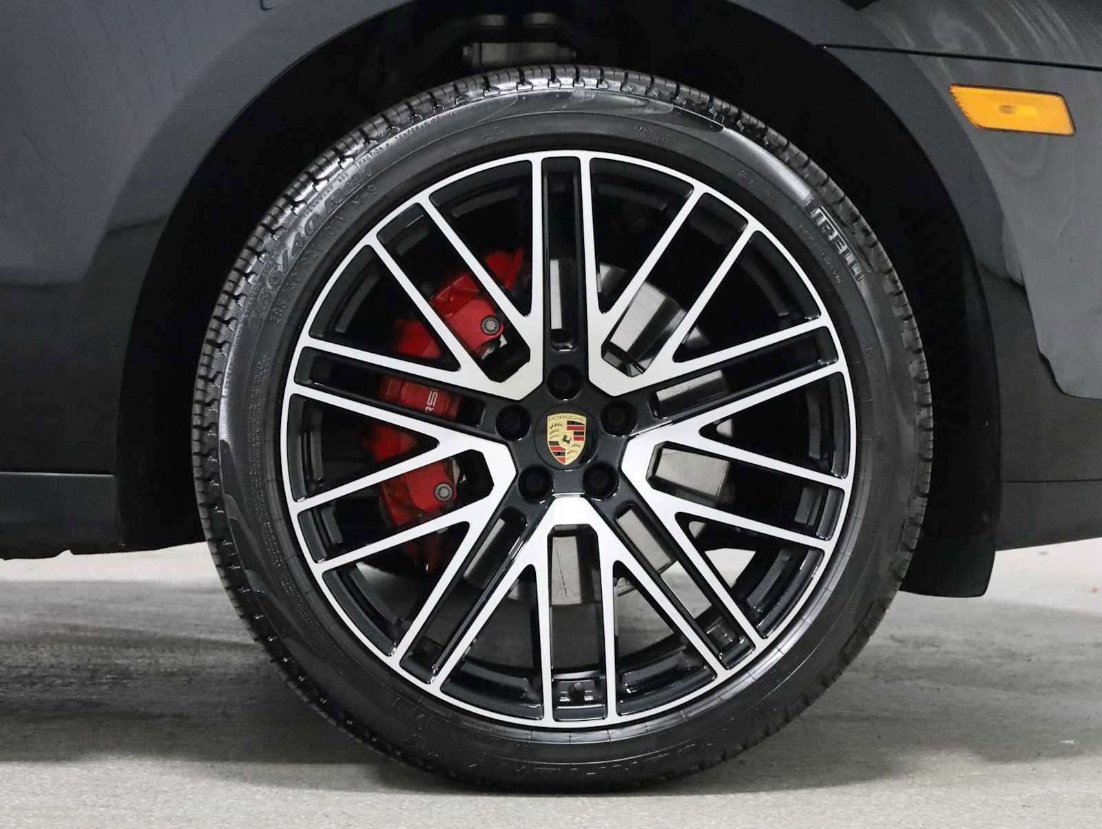 Certified 2025 Porsche Macan S AWD/4WD image 12