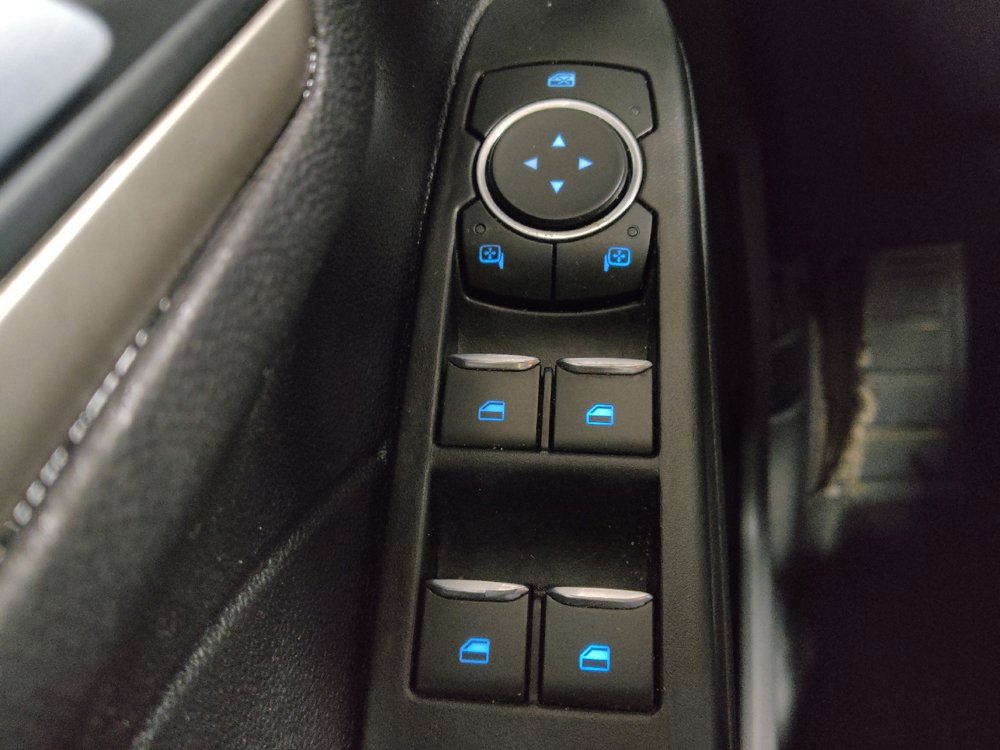 Used 2021 Ford Escape SE image 27