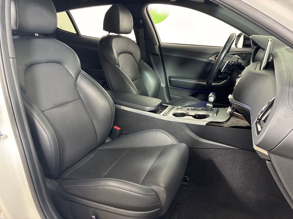 Used 2020 Kia Stinger GT1 image 31