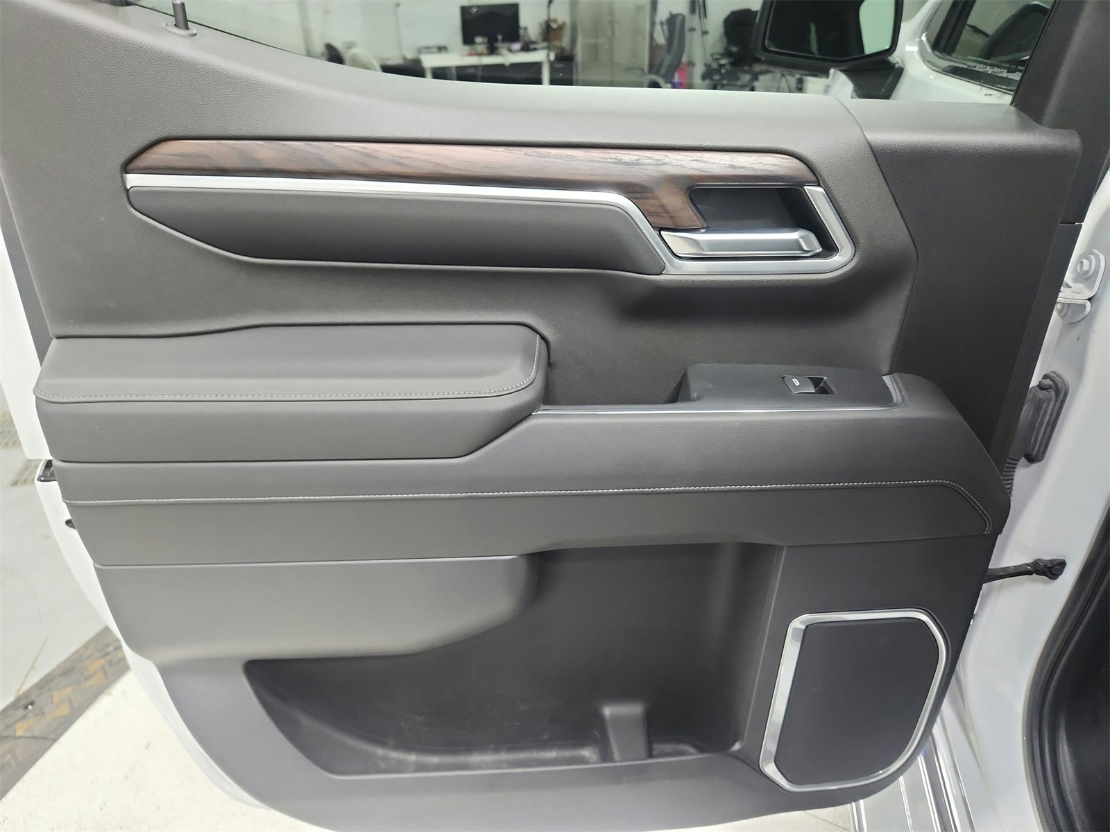 Used 2021 Chevrolet Silverado 1500 LT image 68