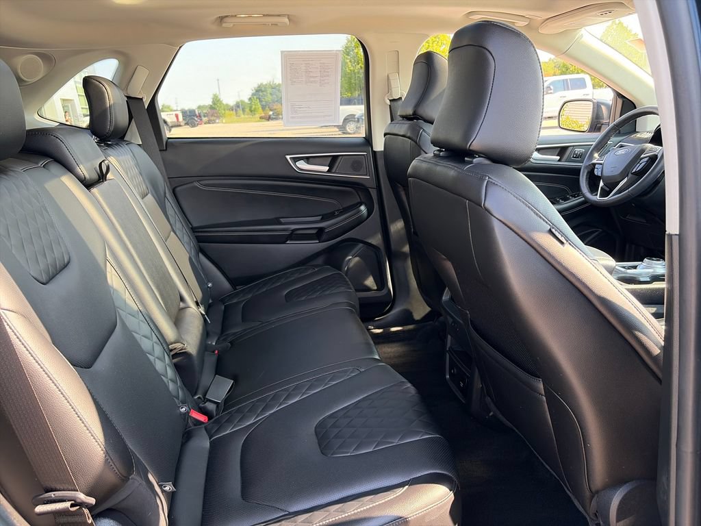 Used 2023 Ford Edge Titanium w/ Equipment Group 301A AWD/4WD image 31