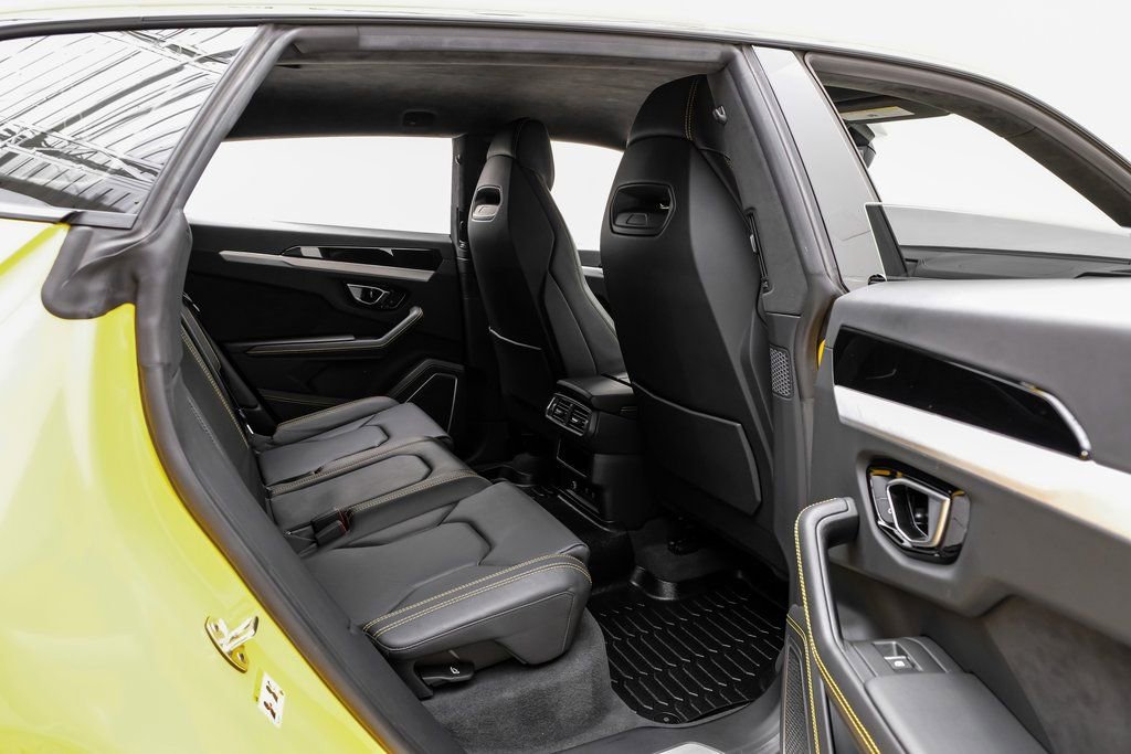 Used 2022 Lamborghini Urus image 31