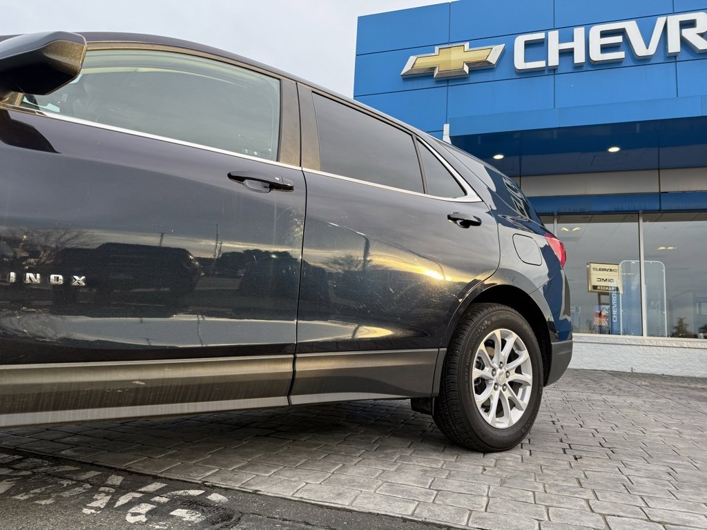 Used 2021 Chevrolet Equinox LT w/ Driver Convenience Package image 4