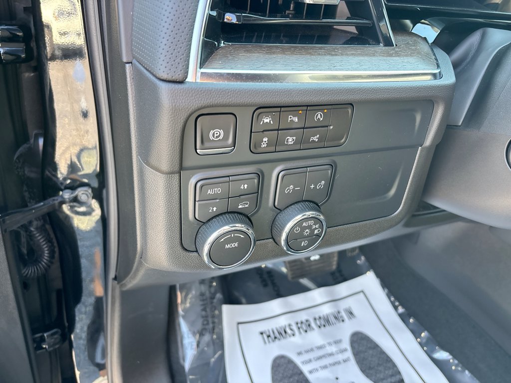 Used 2025 Chevrolet Tahoe High Country AWD/4WD image 30