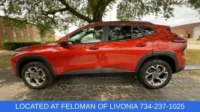 Certified 2024 Chevrolet Trax LT w/ Driver Confidence Package FWD image 5