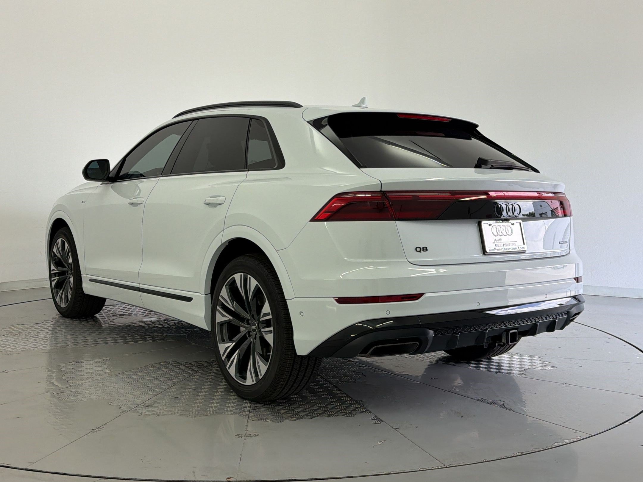 New 2026 Audi Q8 Premium Plus AWD/4WD image 3