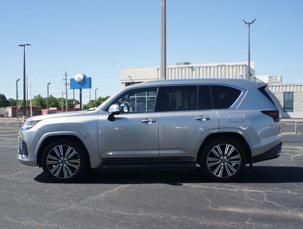 Used 2024 Lexus LX 600 4WD w/ Luxury Package image 14
