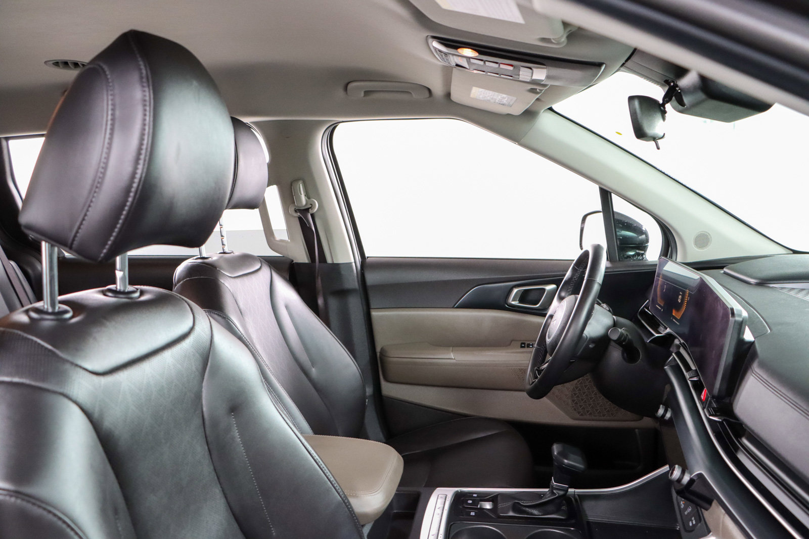 Used 2025 Kia Carnival image 27