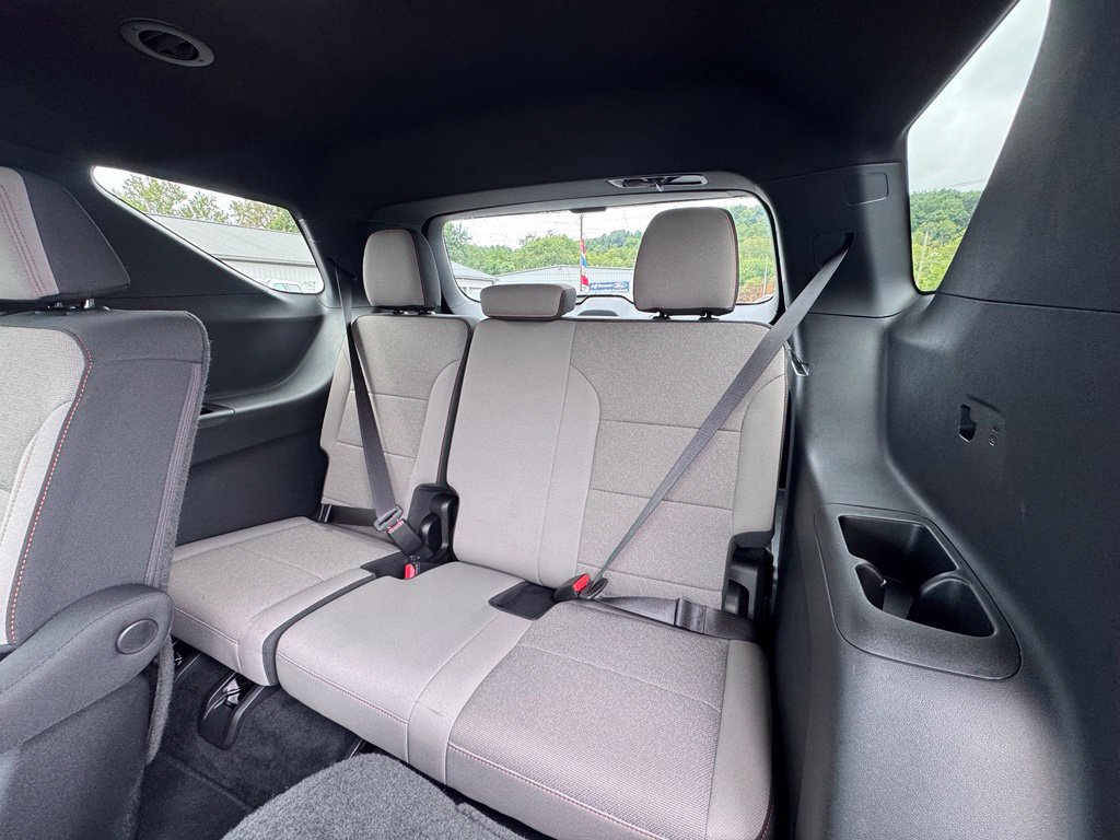 Used 2026 Chevrolet Traverse LT w/ Driver Confidence Package AWD/4WD image 18