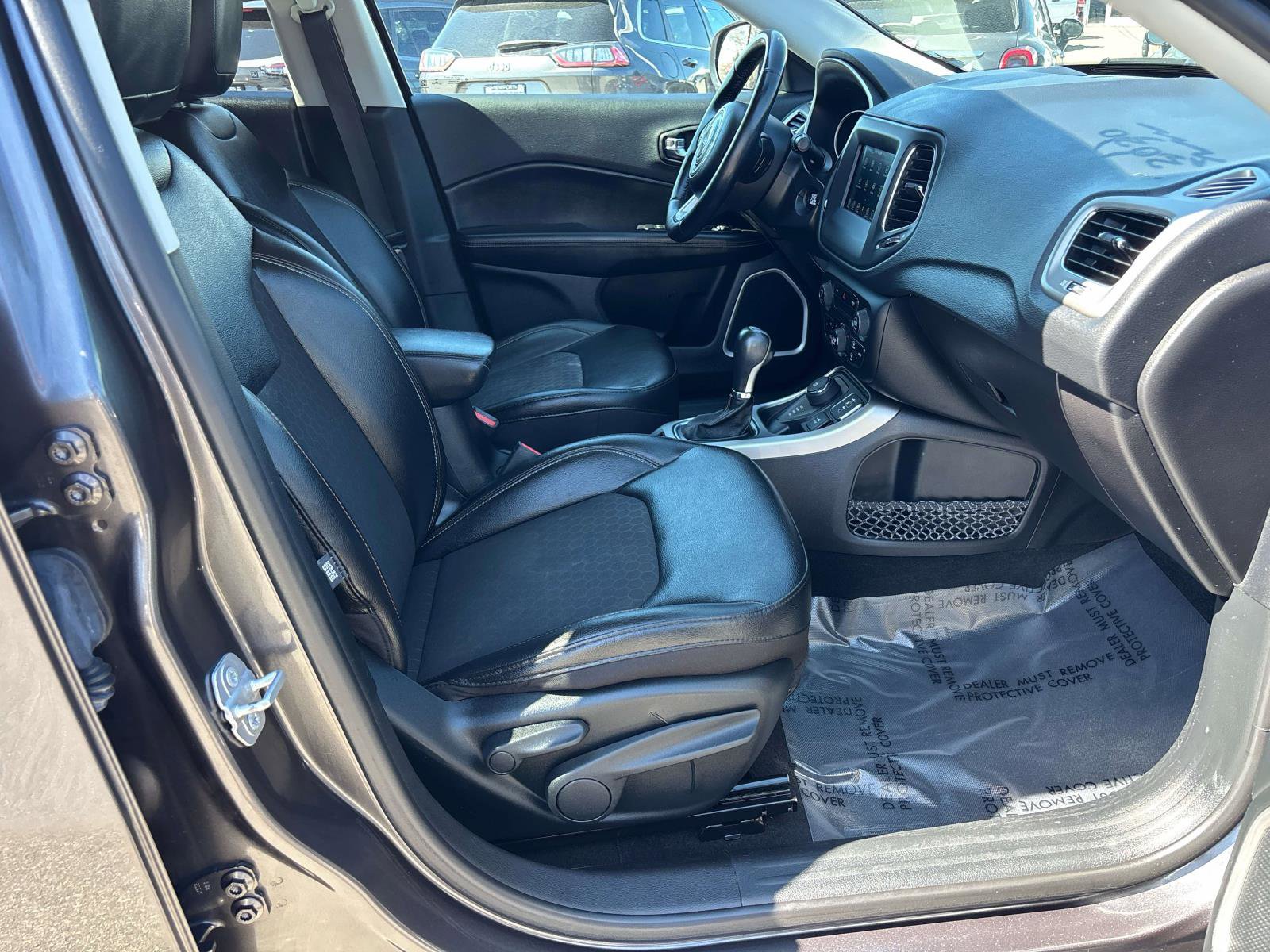 Used 2020 Jeep Compass Latitude w/ Cold Weather Group AWD/4WD image 14