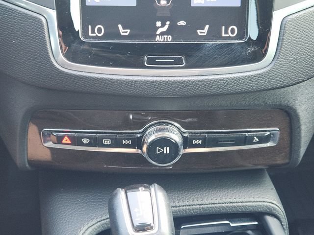 Used 2018 Volvo XC90 T5 Momentum FWD image 21