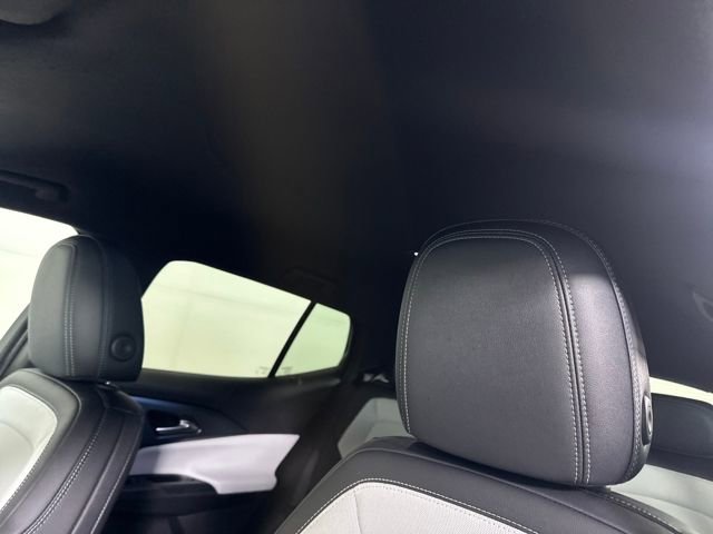 Used 2025 Chevrolet Equinox EV LT w/ Convenience Package image 12