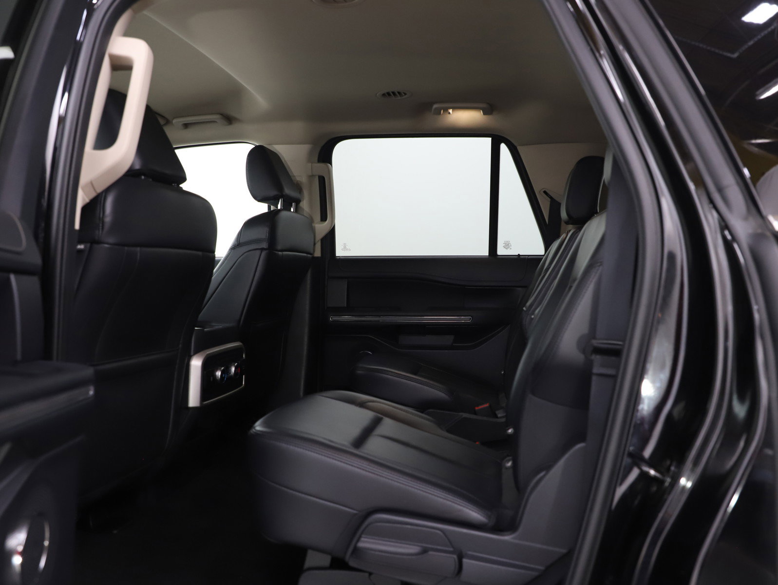 Used 2024 Ford Expedition Max XLT image 21