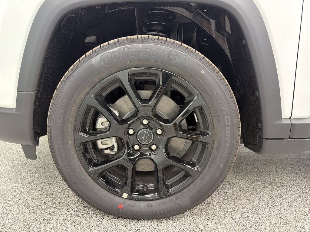 New 2026 Jeep Compass Latitude image 10