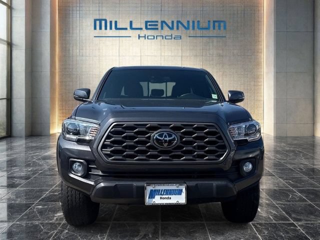 Used 2022 Toyota Tacoma TRD Off-Road AWD/4WD image 8