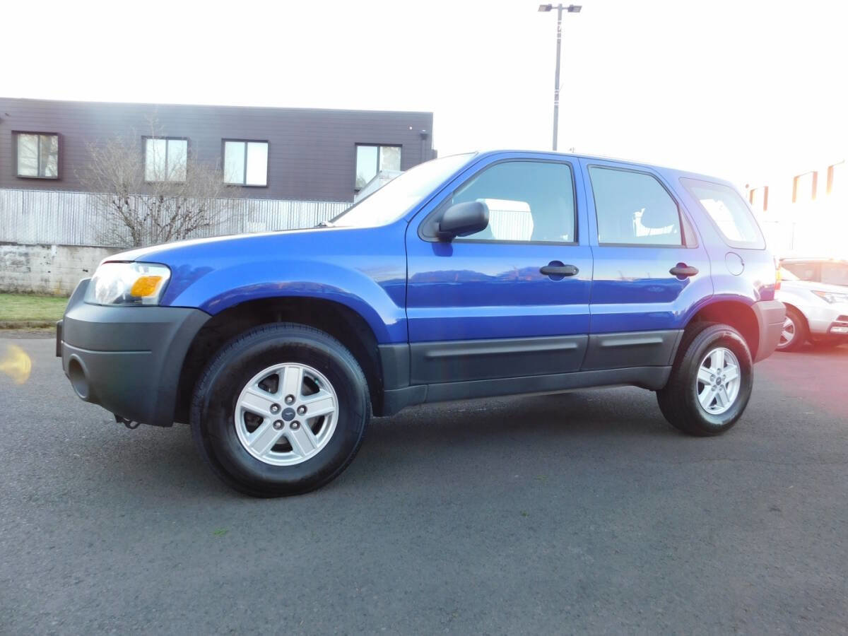 Used 2005 Ford Escape XLS FWD image 4