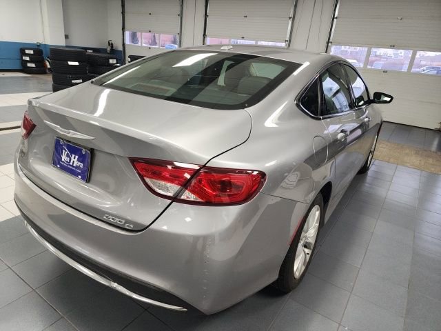 Used 2015 Chrysler 200 C image 5